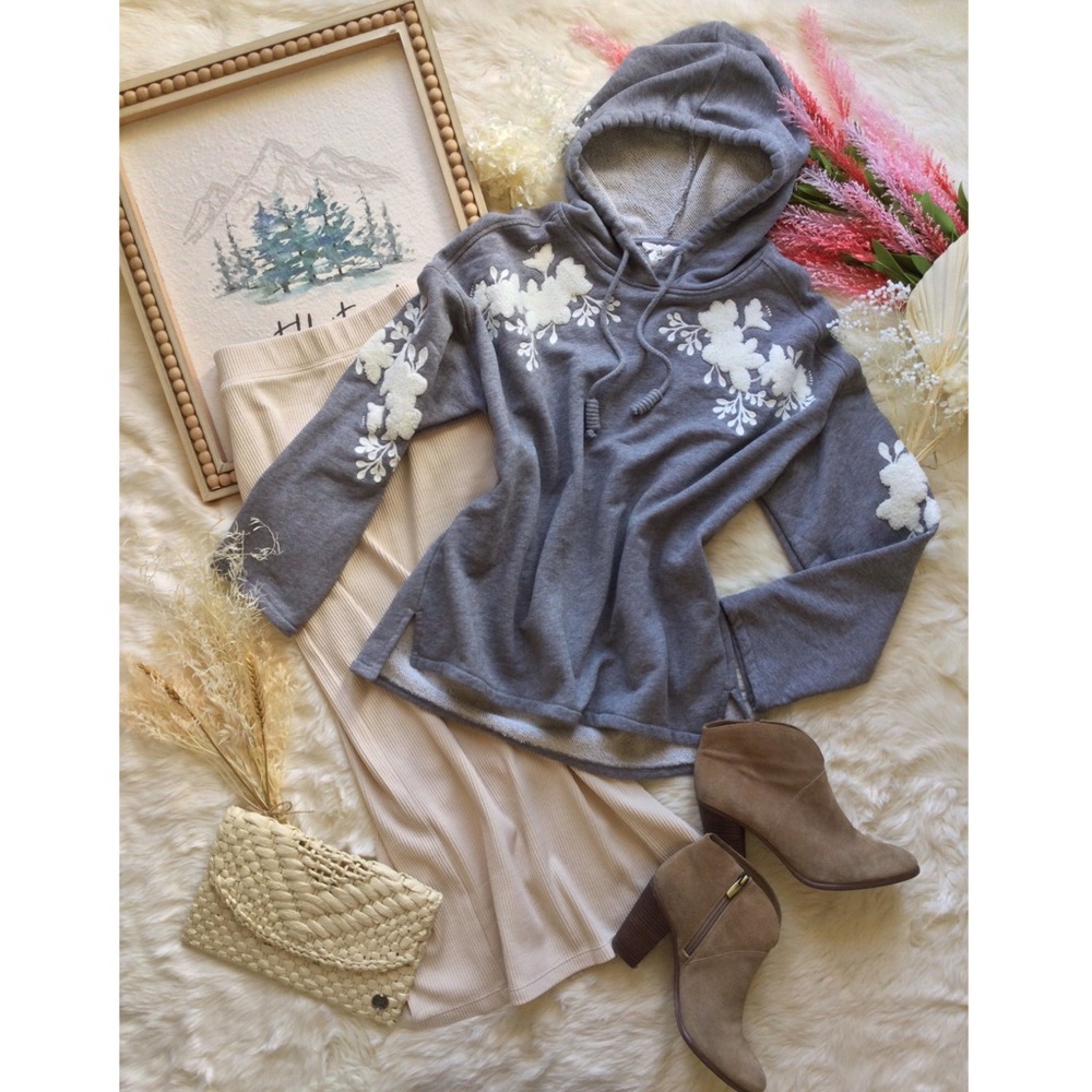 H&M Winter Eucalyptus Hoodie Sz M Gray Sweats Floral Embroidery Patchwork